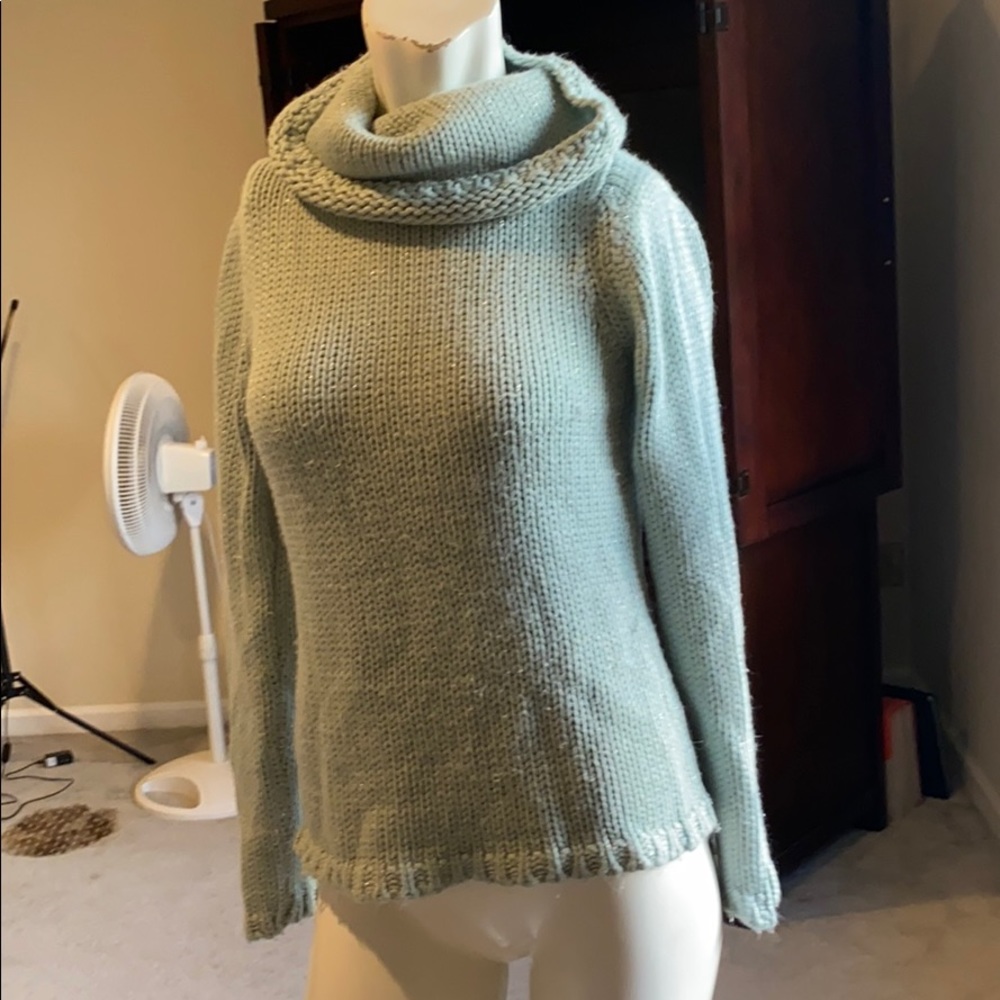 Sweaters - Picture 2 of 4